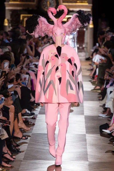 Look 25